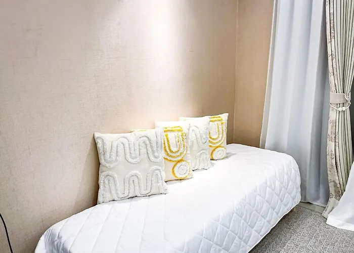 Luxury 4br Penthouse Across Of Dreams Apartment Manila
