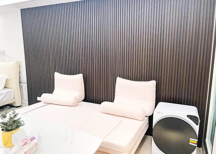 Apartment Luxury 4br Penthouse Across Of Dreams Manila