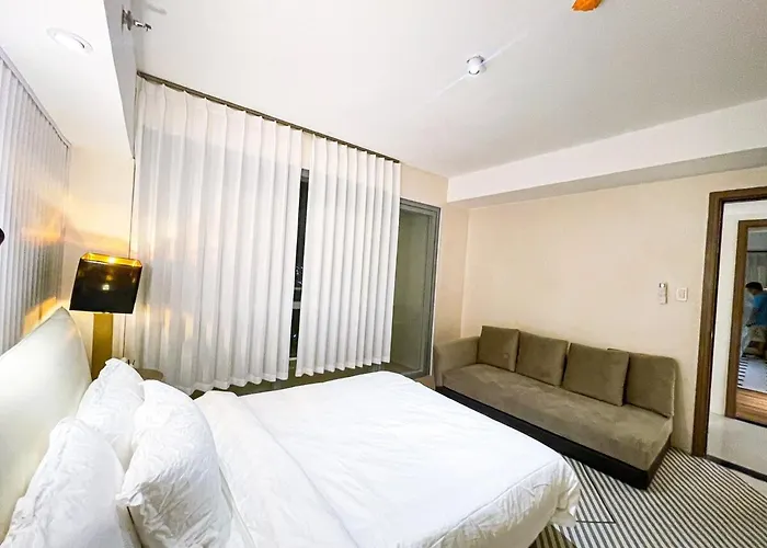 Luxury 4br Penthouse Across Of Dreams Apartment